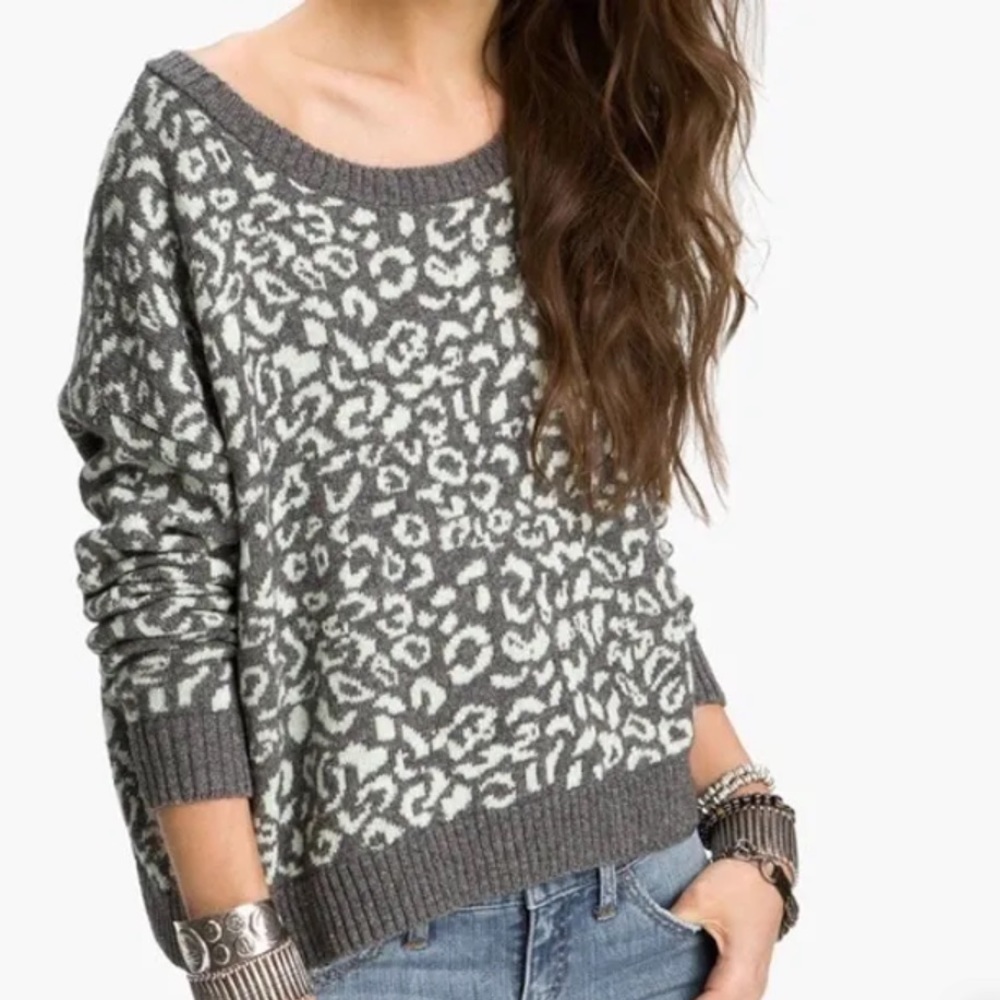 Free People Size XS Grey Cool Cat Leopard Animal Print Alpaca Blend‎ Sweater